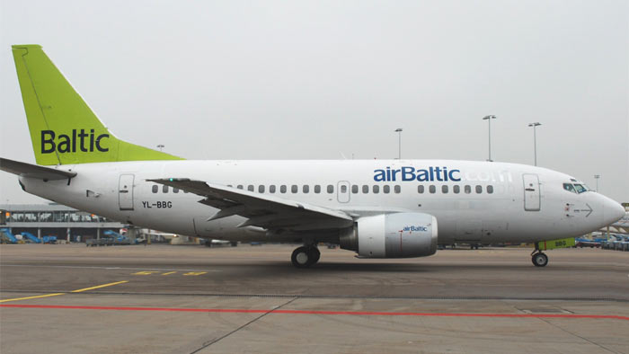 Boeing 737-500 AirBaltic