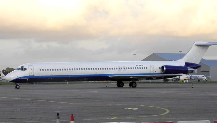 McDonnell Douglas MD-80 Blue Line
